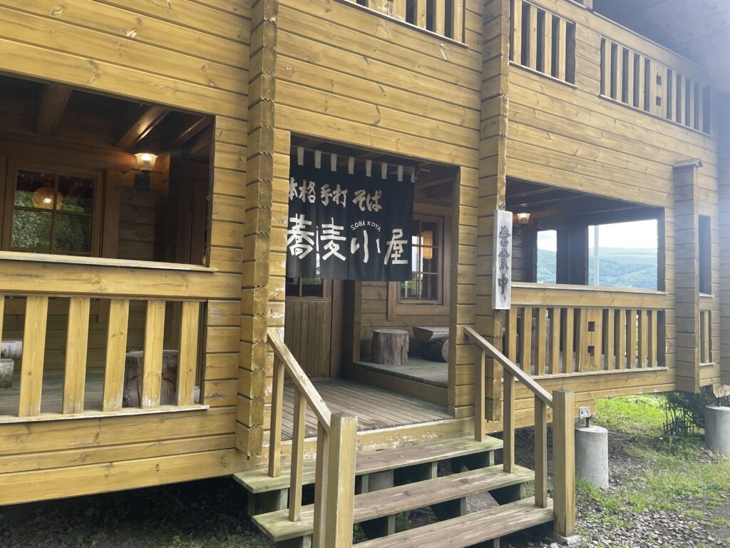 蕎麦小屋の外観の写真