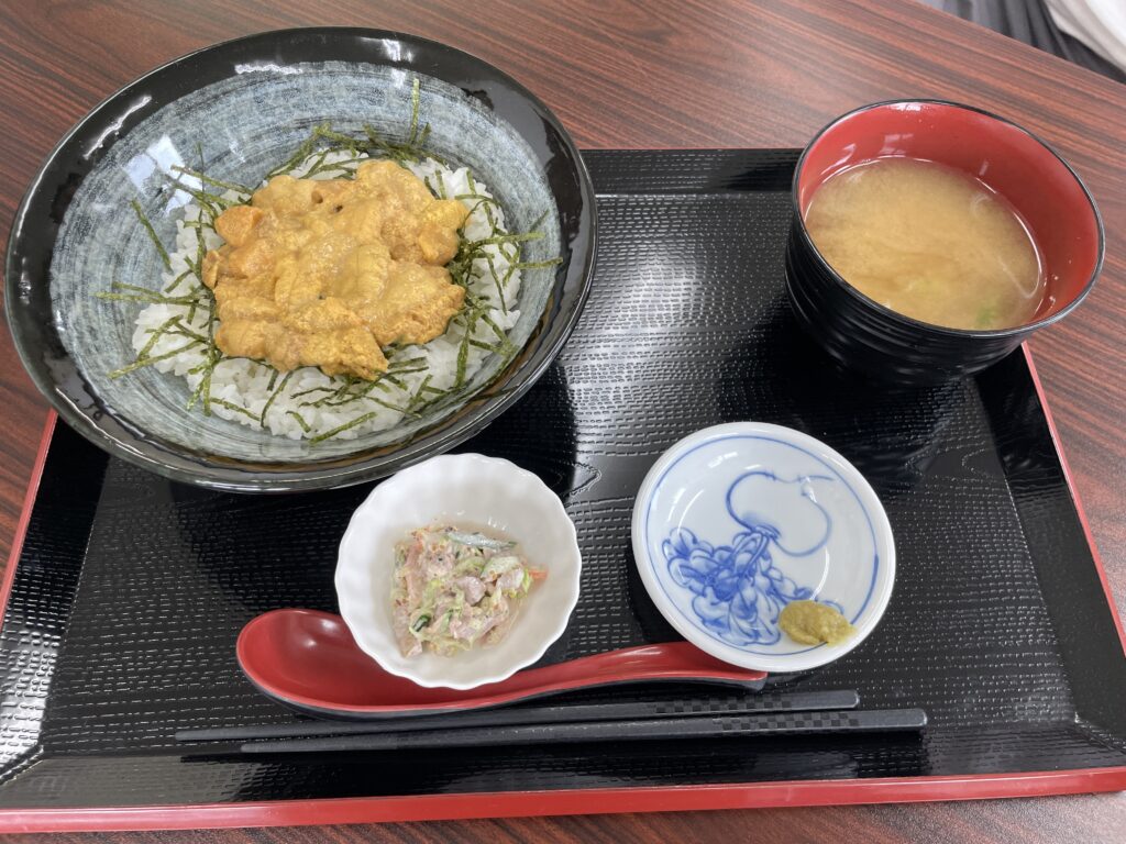 たっちゃん食堂うに丼の写真
