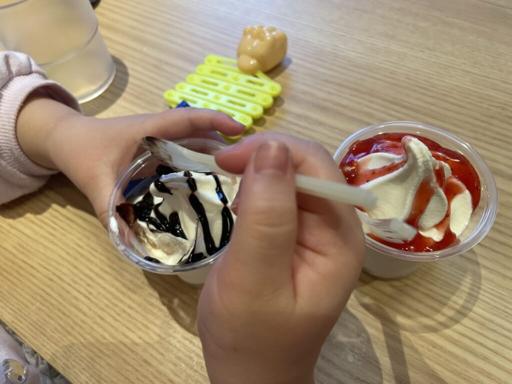 丸源ラーメンソフトクリームの写真