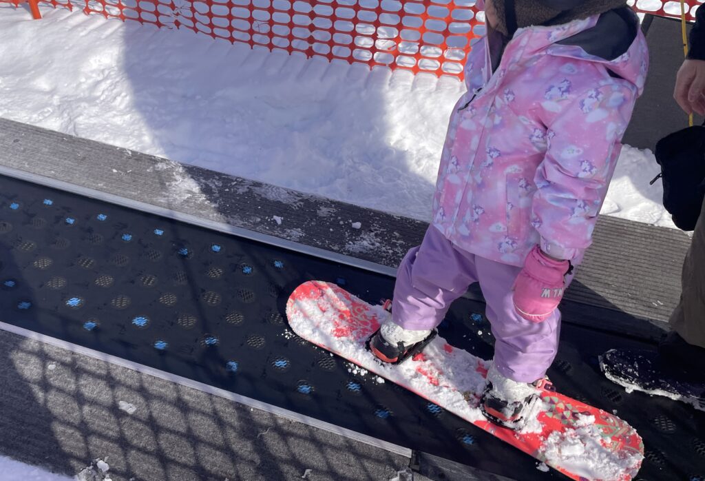 グリーンピア大沼スキー場スノーエスカレーター写真